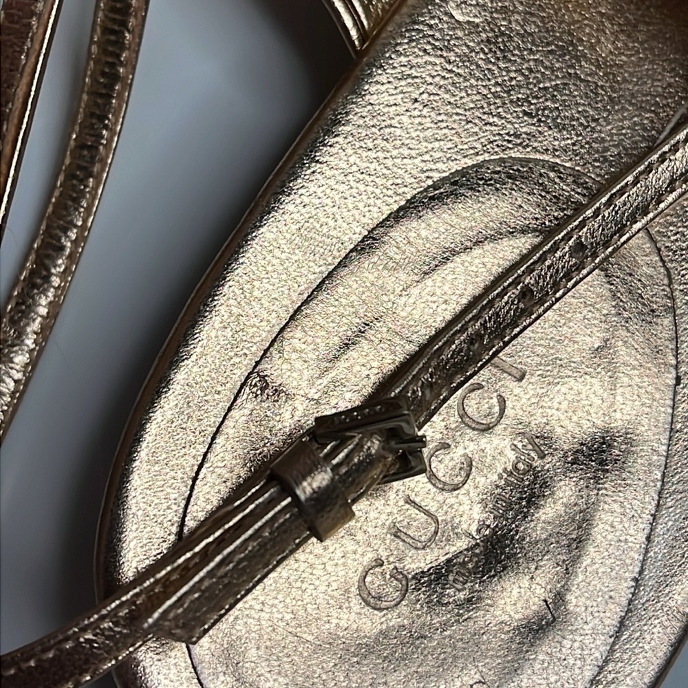 GUCCI ROSE GOLD HORSEBIT THONG - Picture 4 of 11